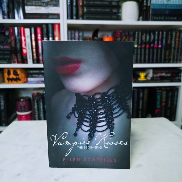 The entire VAMPIRE KISSES Series - Ellen Schreiber (PAPERBACK) - Picture 3 of 9